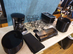 lot 142 image: Restaurant Items