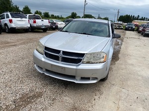 lot 20 image: 2008 Dodge Avenger