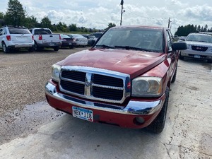 lot 8 image: 2006 Dodge Dakota