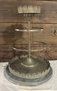 lot 26 image: Vintage Display Stand
