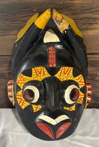 lot 21 image: Vintage Balinese Guardian Spirit Mask