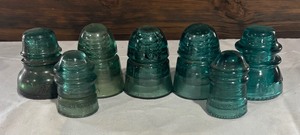 lot 28 image: Variety of Vintage Glass Insulators