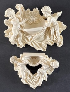 lot 105 image: Angelic Vintage Cherub Decor