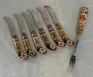 lot 111 image: Royal Crown Derby Old Imari Tea or Butter Spreader with Coordinating Fork