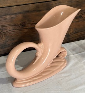 lot 117 image: Vintage Pink Cornucopia Vase