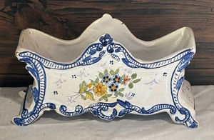 lot 132 image: Vintage Hand Painted Henriot Quimper Curved Jardiniere