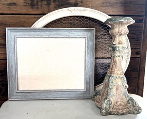 lot 152 image: Beautiful Rustic Style Decor including Resin Candleholder, Wall Chicken Wire Decor and Frame