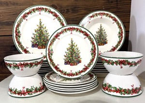 lot 147 image: Traditions Holiday Christmas Dinner Ware by Christopher Radko