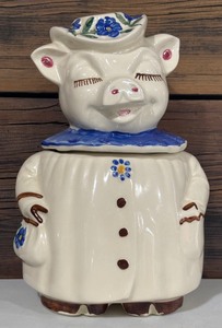 lot 10 image: Vintage Winnie USA Shawnee Cookie Jar  Pottery Blue Color