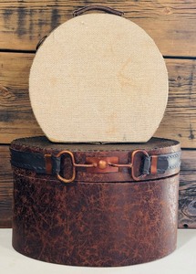 lot 64 image: Set of 2 Vintage-Style Hat Boxes with Faux Leather and Burlap Trim