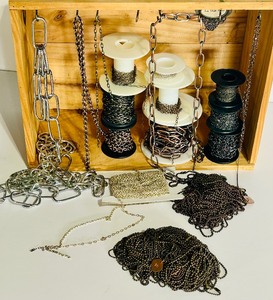 lot 172 image: Variety of Crafting Chains