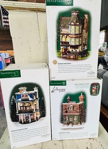 lot 89 image: Set of Three Department 56 Houses including Smyth Art of Bread Bakery