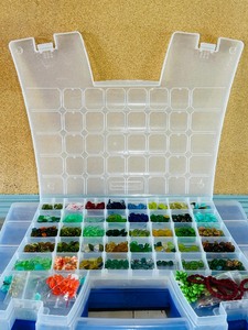 lot 59 image: Beautiful Crafting Beads in Vibrant Colors