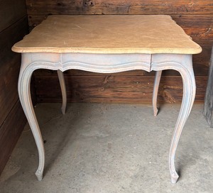 lot 247 image: Vintage Louis XV Style Writing Table Table