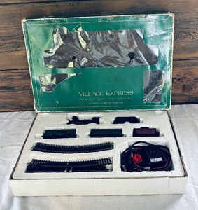 lot 262 image: Village Express HO Scale Train and Track Set