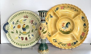 lot 289 image: Set of 3 Hand-Painted Rooster Motif Ceramic Serving Pieces