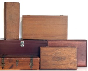lot 224 image: Vintage Lot of Wooden Boxes including Reina De Castilla Esquisitos Tobaccos and Palmas, Pilliod and More