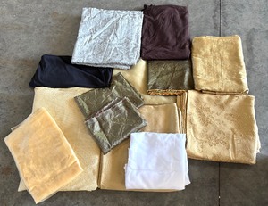 lot 377 image: Assorted Fabric Pieces, Tablecloths, and Window Treatments Collection