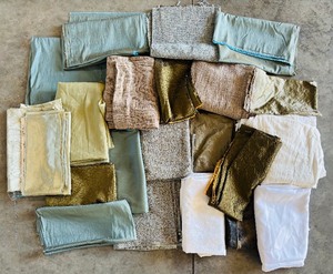 lot 378 image: Assorted Fabric Lot Including Cloth Napkins in Various Colors