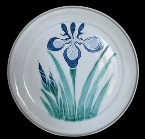 lot 396 image: Artisan Crafted Pottery Plate with Beautiful Floral Design