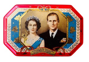 lot 394 image: Vintage  George W. Horner Tin Queen Elizabeth and Prince Philip