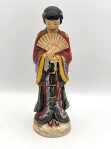 lot 6 image: Vintage 10.5 Ceramic Asian Lady Figurine (Made in Japan)