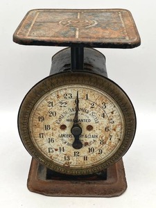 lot 21 image: Antique 9 Columbia Family Scale (Landers Frary & Clark) 24 lbs. in Working Condition