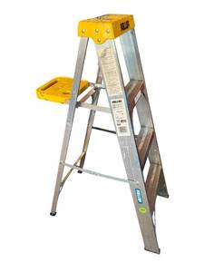 lot 59 image: Keller 4ft Medium Duty (225 lbs. Capacity) Aluminum Step Ladder