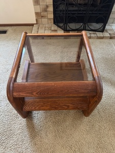lot 15 image: Glass Top Oak End Table with Shelf