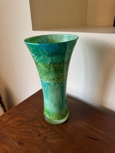 lot 32 image: Vidi Glass Handmade Italian Art Glass Vase from Naples