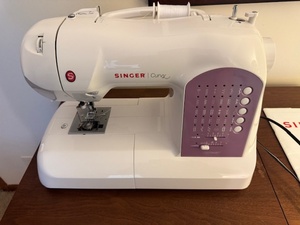 Singer Curvy 8763 Sewing Machine with Instruction Manual