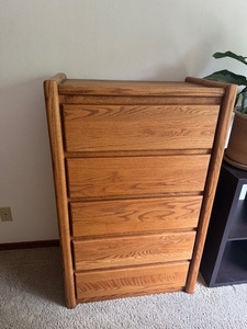 lot 60 image: Oak 5-Drawer Chest of Drawers