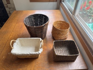lot 80 image: Set of 4 Woven Baskets Assorted Sizes and Styles
