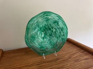 lot 83 image: Signed Hand-Blown Green and White Art Glass Wall Plate