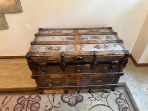 lot 101 image: Antique Wooden Steamer Trunk with Metal Hardware