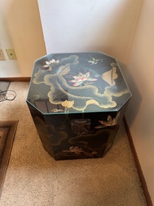 lot 104 image: Hand-Painted Octagonal Storage Chest with Glass Top and Floral Design