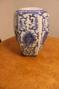 lot 6 image: Hexagonal Blue and White Porcelain Vase with Floral Pattern