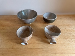 lot 167 image: Set of 4 Handmade Ceramic Bowls with Handles and Speckled Glaze