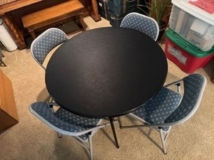 lot 211 image: Round Folding Card Table with 4 Upholstered Metal Chairs