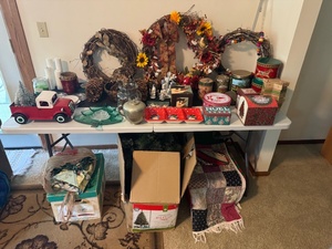lot 147 image: Large Holiday Decor Collection with Wreaths, Tins, Tree and Gifts