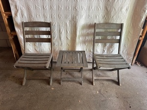 lot 233 image: Wood Folding Patio Set with 2 Chairs and Side Table