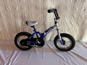 lot 272 image: Trek Jet 12.5 Inch Kids Bicycle Blue and White