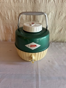 lot 283 image: Vintage Coleman Green and Cream Plastic Water Cooler Jug