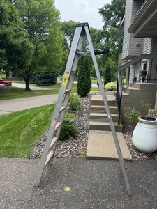 lot 297 image: Keller Model 928 8ft Aluminum Step Ladder Type II Commercial