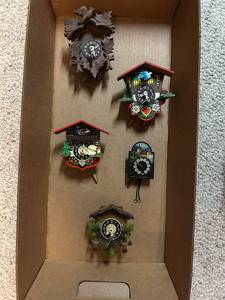 lot 877 image: Lot of 5 Decorative Miniature Cuckoo Clocks - Assorted Designs
