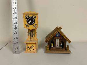 lot 881 image: Vintage Style Miniature Pendulum Clock & Weather House Set