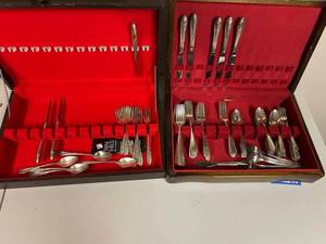 lot 912 image: Vintage Silver-Plated Flatware Sets in Velvet-Lined Cases