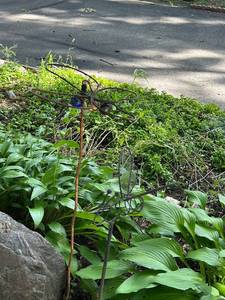 lot 1006 image: Decorative Metal and Glass Dragonfly Garden Stakes