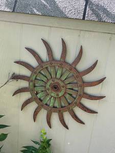 lot 1013 image: Vintage Metal Sunburst Wall Art Rustic Patina Finish