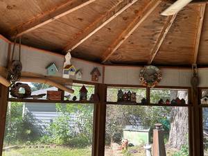 lot 1016 image: Collection of Decorative Birdhouses - Rustic & Whimsical Designs